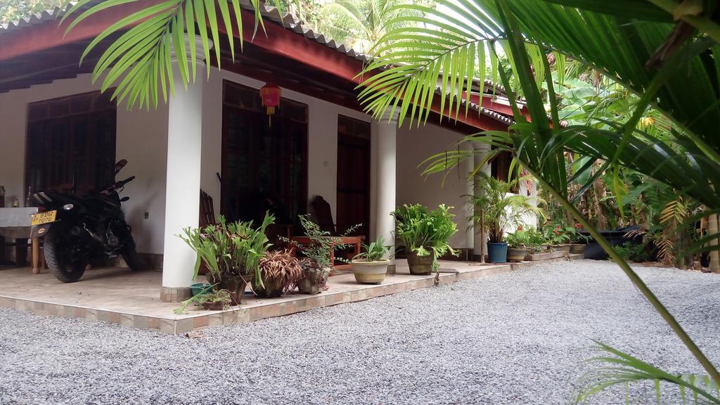 The Bambos Hikkaduwa Exterior foto